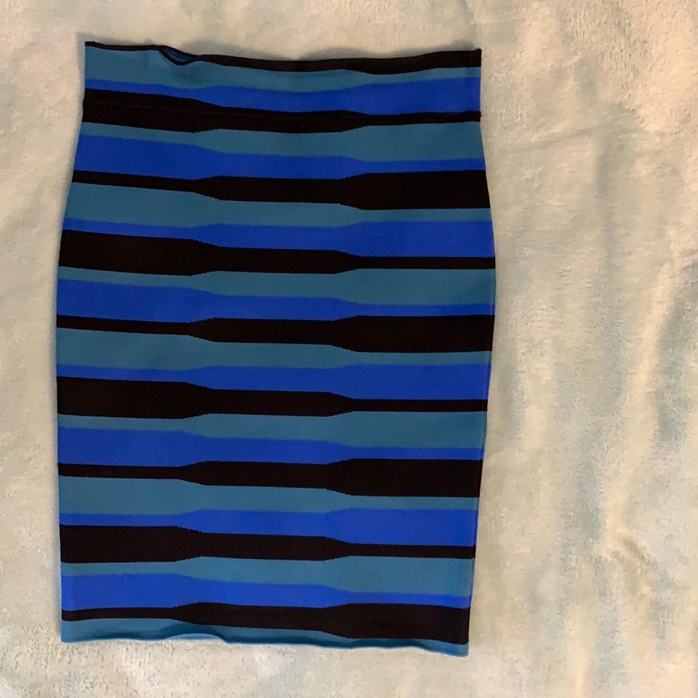 BCBG Stretch pencil skirt